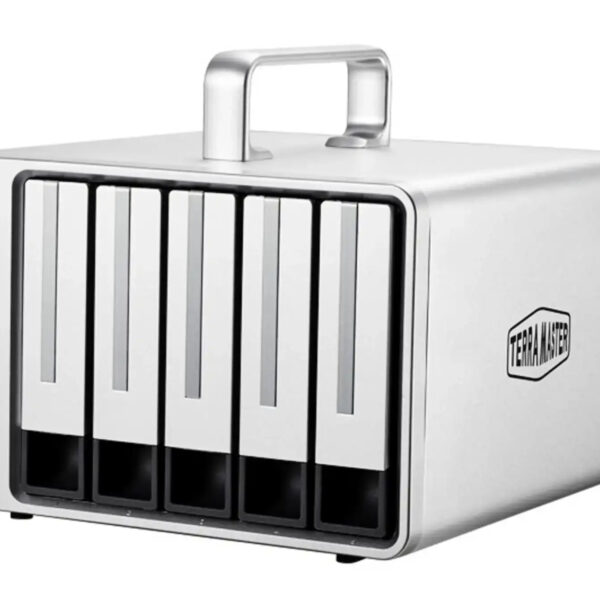 STORAGE DAS TERRA MASTER D5-Thunderbolt3 D5-330 TOWER NEW Refurbished