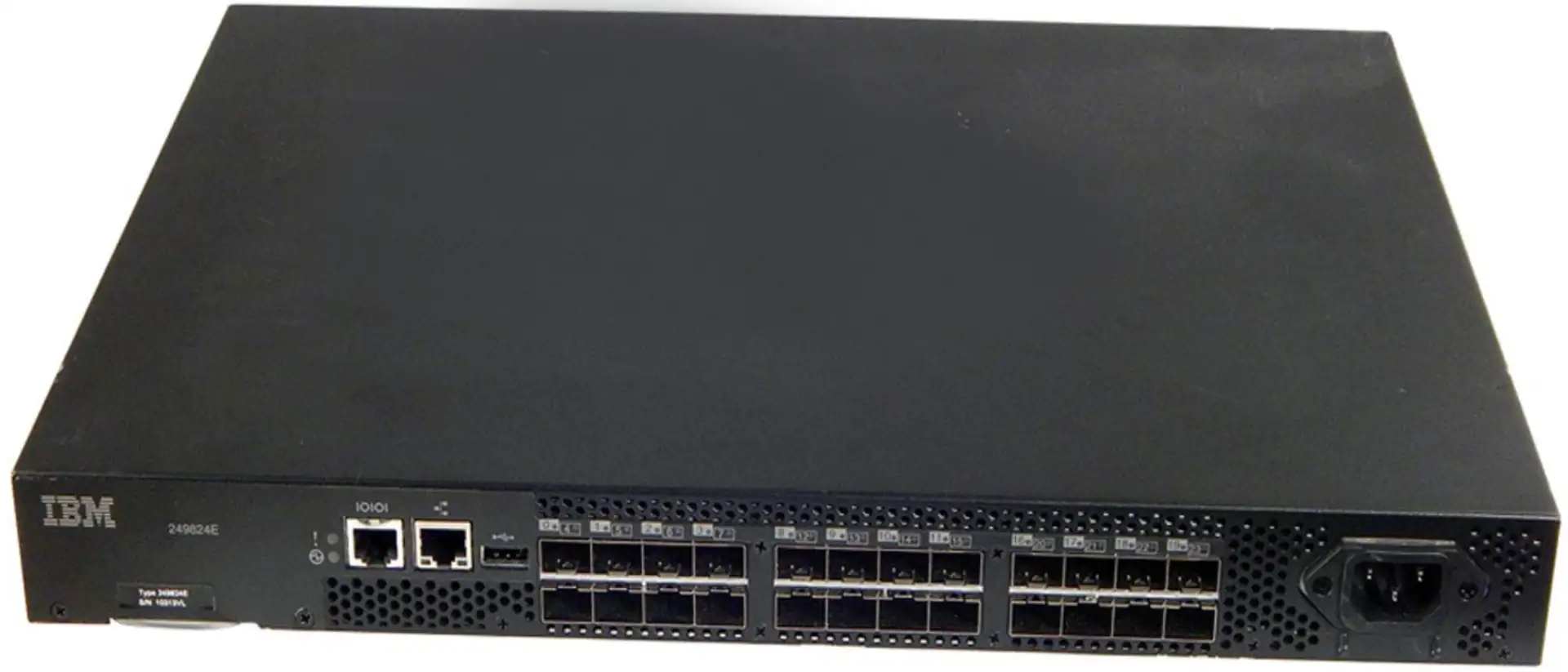 SWITCH FC 24P 8GB IBM 2498-B24 2498-B24/24E Refurbished